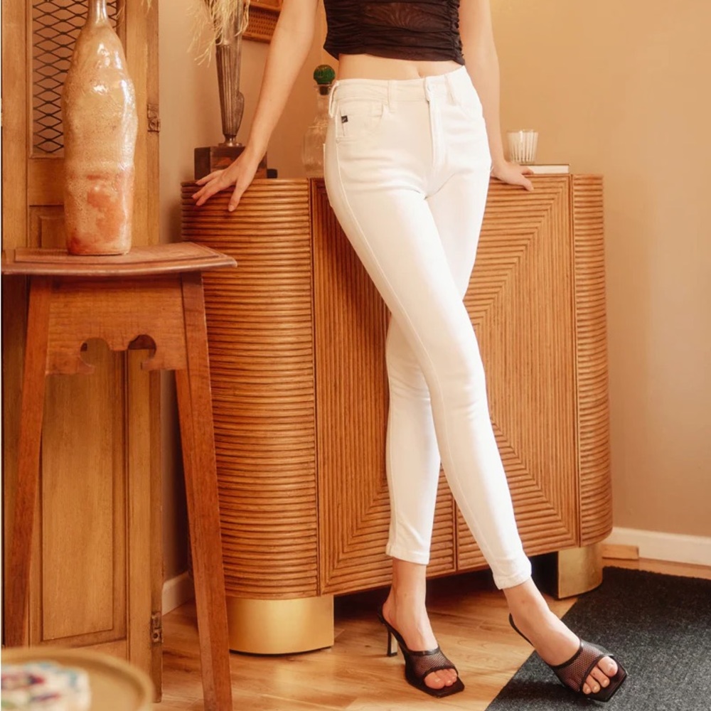 NWT Kancan Nicole High Rise Super Skinny Jeans White, Size 15/31 (34”)